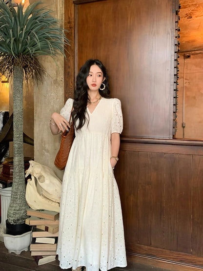 Ren Xiaoyi Retro V-neck High Waist Hollow Embroidered Knee Pear Shaped Dress with Waist Slim and Temperament Long Dress