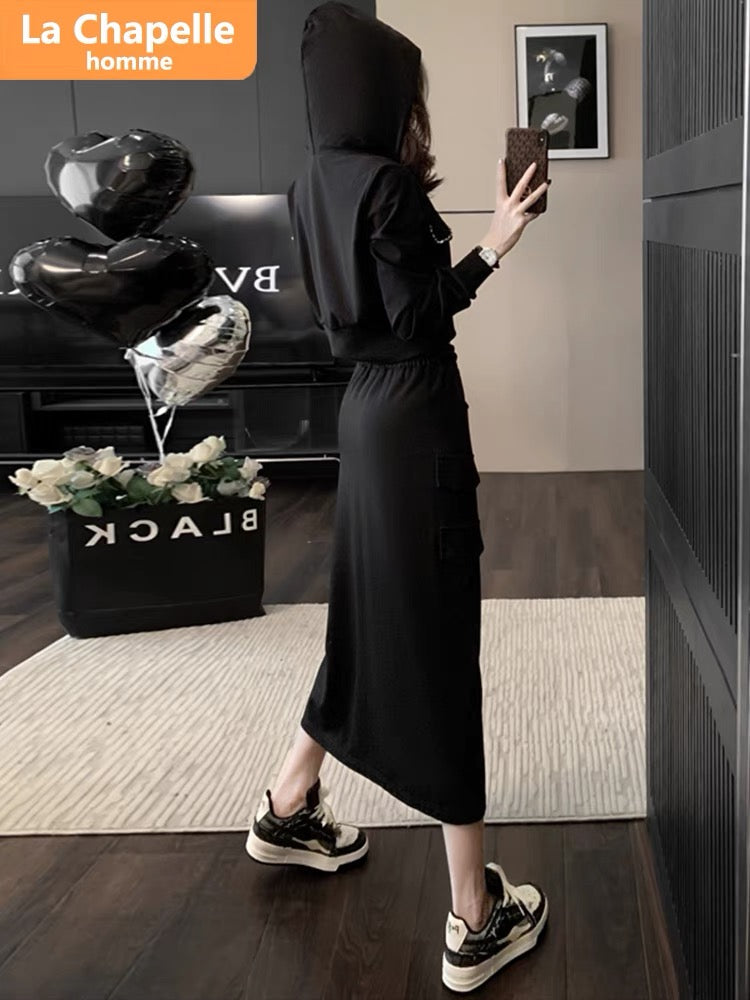 La Chapelle's autumn outfit is paired with a complete set of fashionable 2023 new internet celebrity sports style slit skirt two-piece set