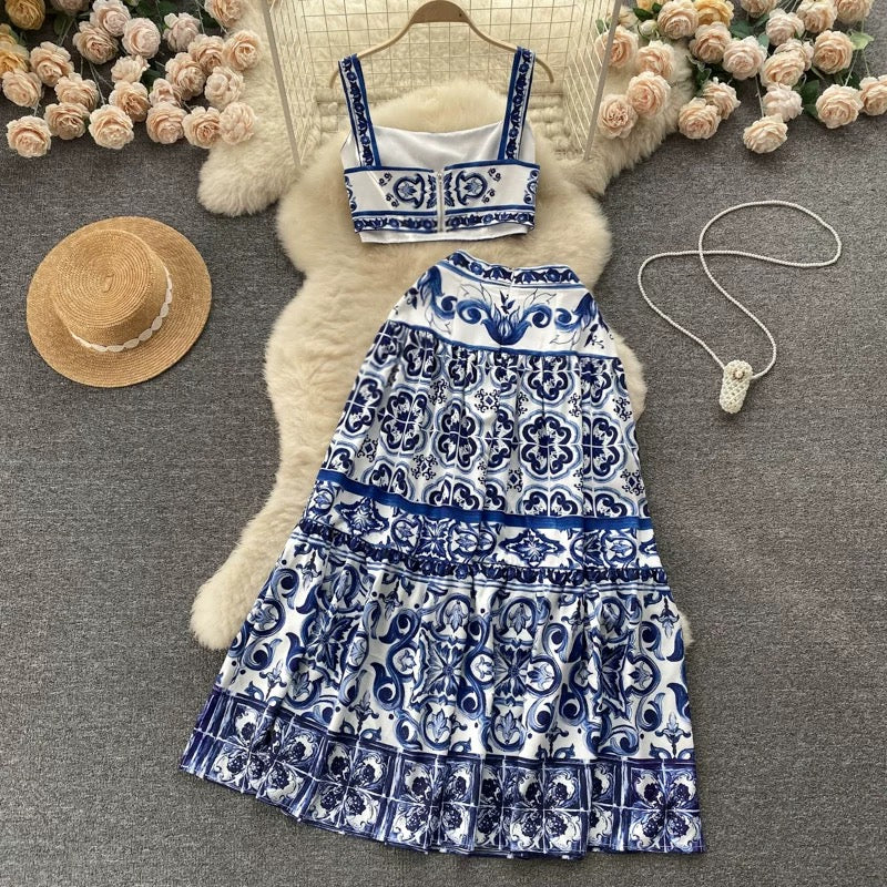 European and American style blue and white porcelain print suit for women in summer pure waist-revealing camisole vest + high waist mid-length skirt