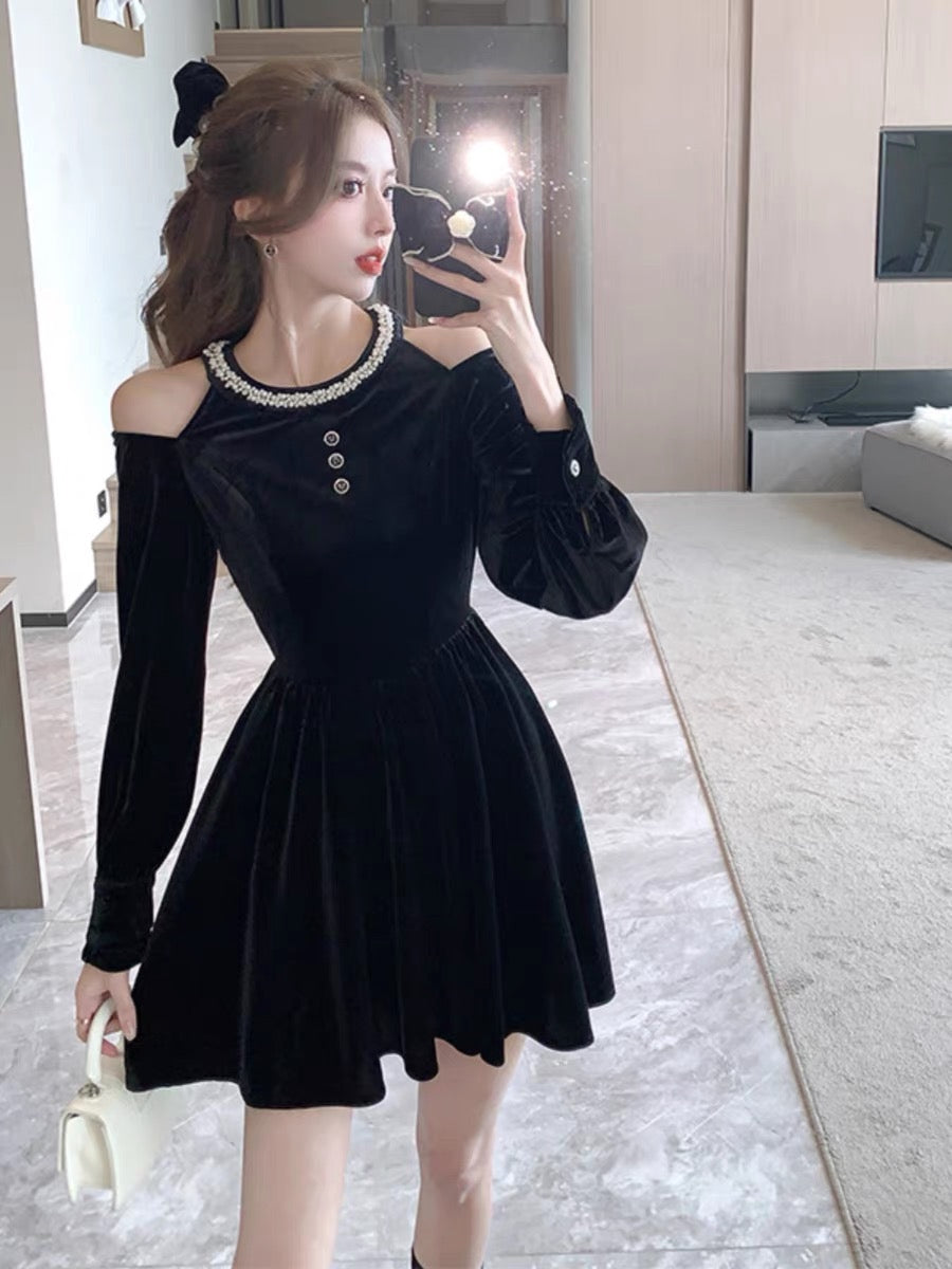 French retro palace style miu dress halterneck off-shoulder small fragrant style velvet long-sleeved little black dress short D5510