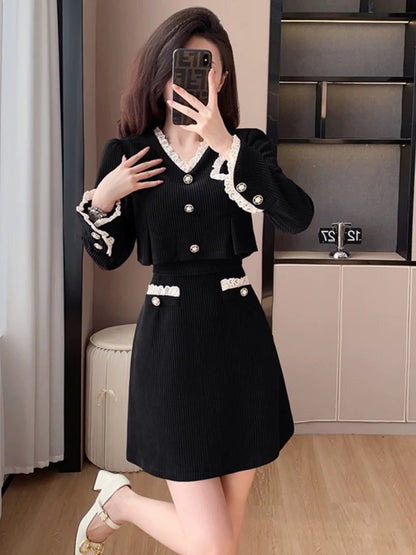 French petite lace dress 2023 new autumn women's temperament waist slimming long-sleeved bottoming skirt