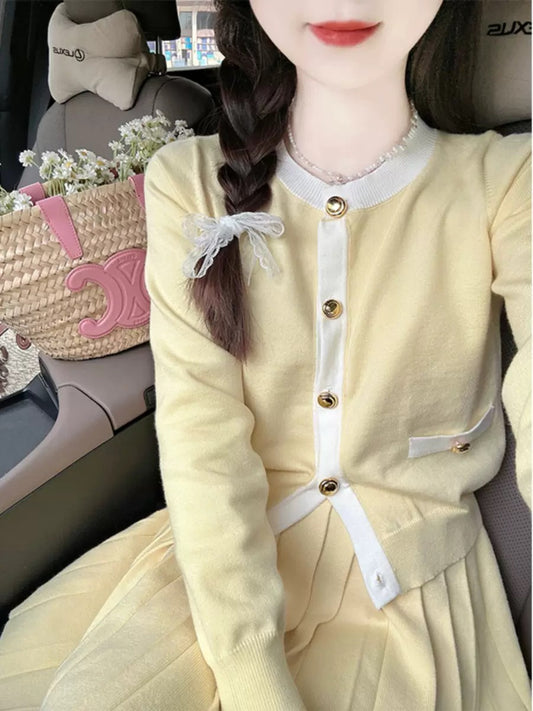 2023 autumn and winter high-end long-sleeved round neck knitted cardigan top pleated skirt fashion two-piece set for ươmen T9694