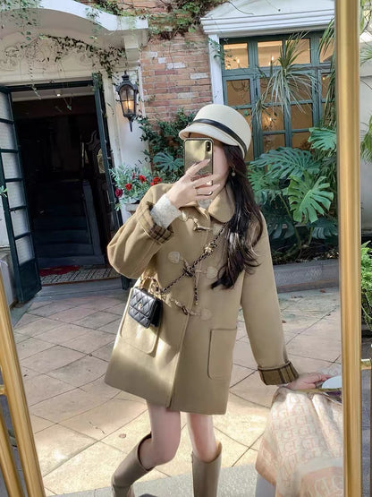 Fish Rabbit's Rabbit Retro Woolen Coat Women's College Style Winter 2023 New Plaid Horn Button Coat Women