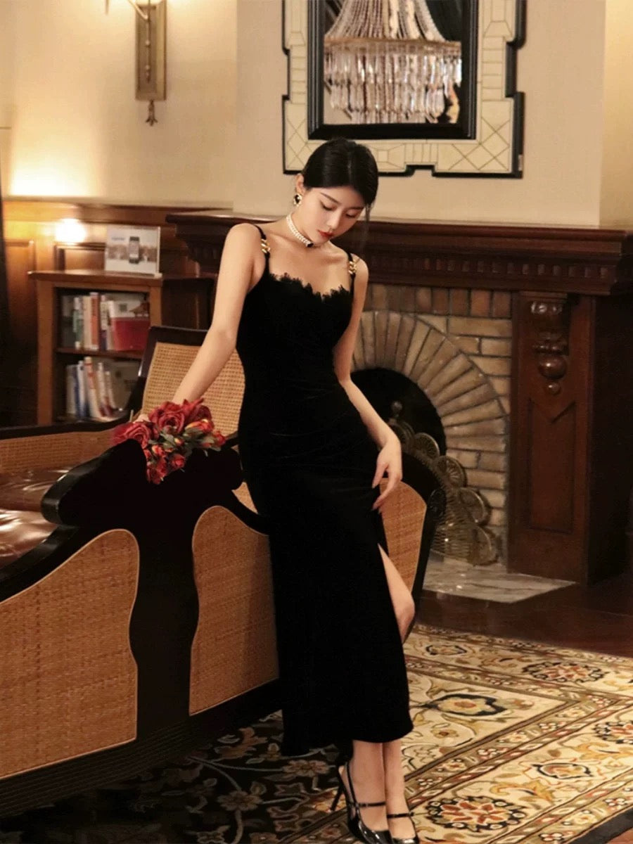 Thirteen and Little velvet suspender dress for women autumn and winter lace slim slit French style black long skirt