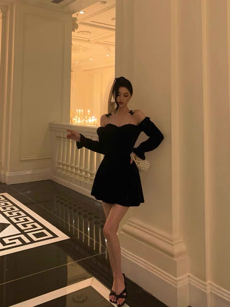 Light luxury velvet suspender dress for women autumn French romantic atmosphere birthday party waist dress little black dress