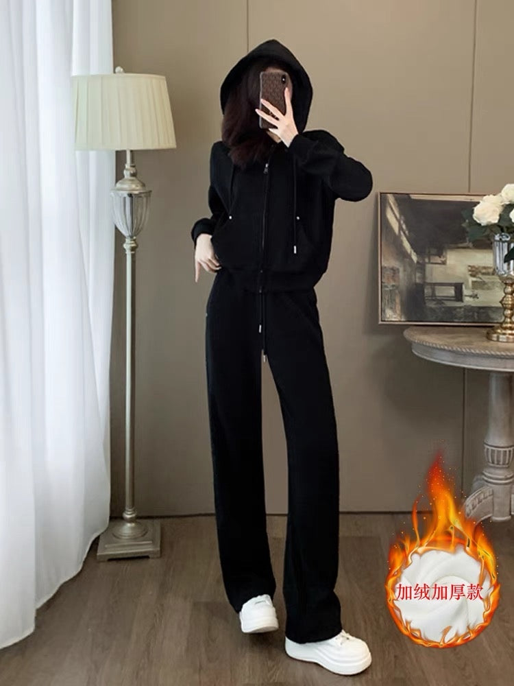 Internet celebrity sports and leisure suit for women in autumn and winter, loose and slimming, fashionable and fashionable street-style velvet sweatshirt two-piece set