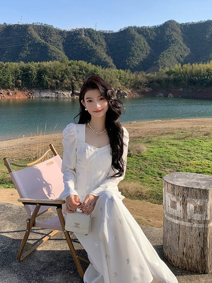 New product No. 4 French elegant white dress women's summer high-end trumpet sleeve butterfly gilding small white dress