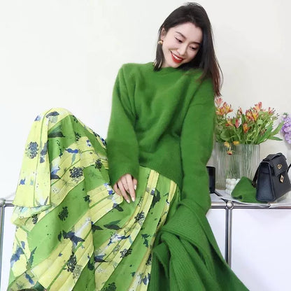 Green sweater suit skirt slightly fat and age-reducing 2023 winter new salt style light and mature two-piece set with a complete set