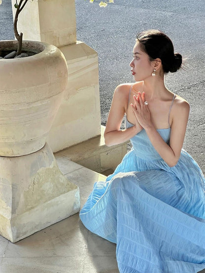 French sexy backless strappy blue suspender dress for women in summer, high-end atmosphere, suitable for seaside vacation long dress