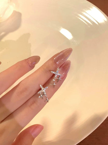 Exquisite and simple four-pointed star earrings for women, high-end diamond earrings without piercings, ear clips, versatile new earrings