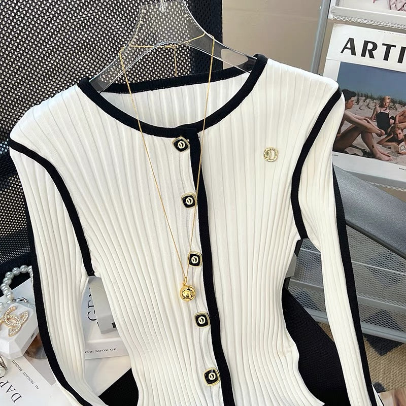 Xiaoxiangfeng round neck color-blocked single-breasted long-sleeved sweater for women 2023 autumn new slim slimming top V1139