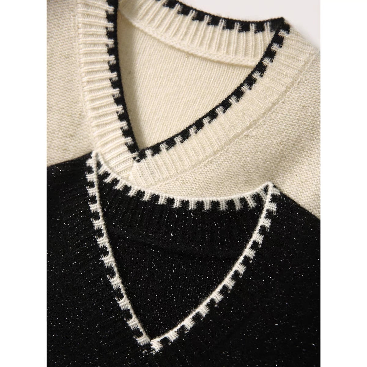 [ZZU560151AG] Gold and silver bean yarn black and white cashmere small Shanti lace V-neck vest vest sweater