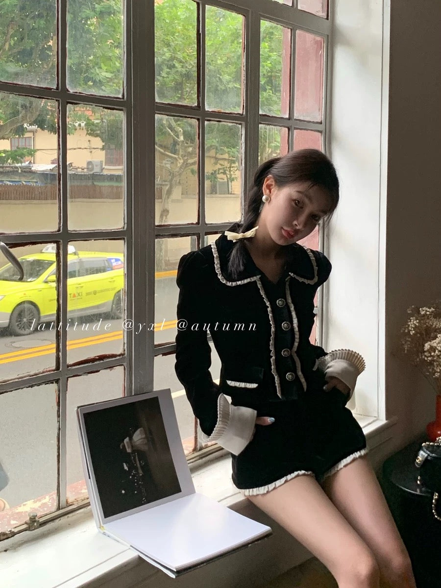 LATTITUDE/Yang Xiaolu black velvet earring contrast jacket + shorts set