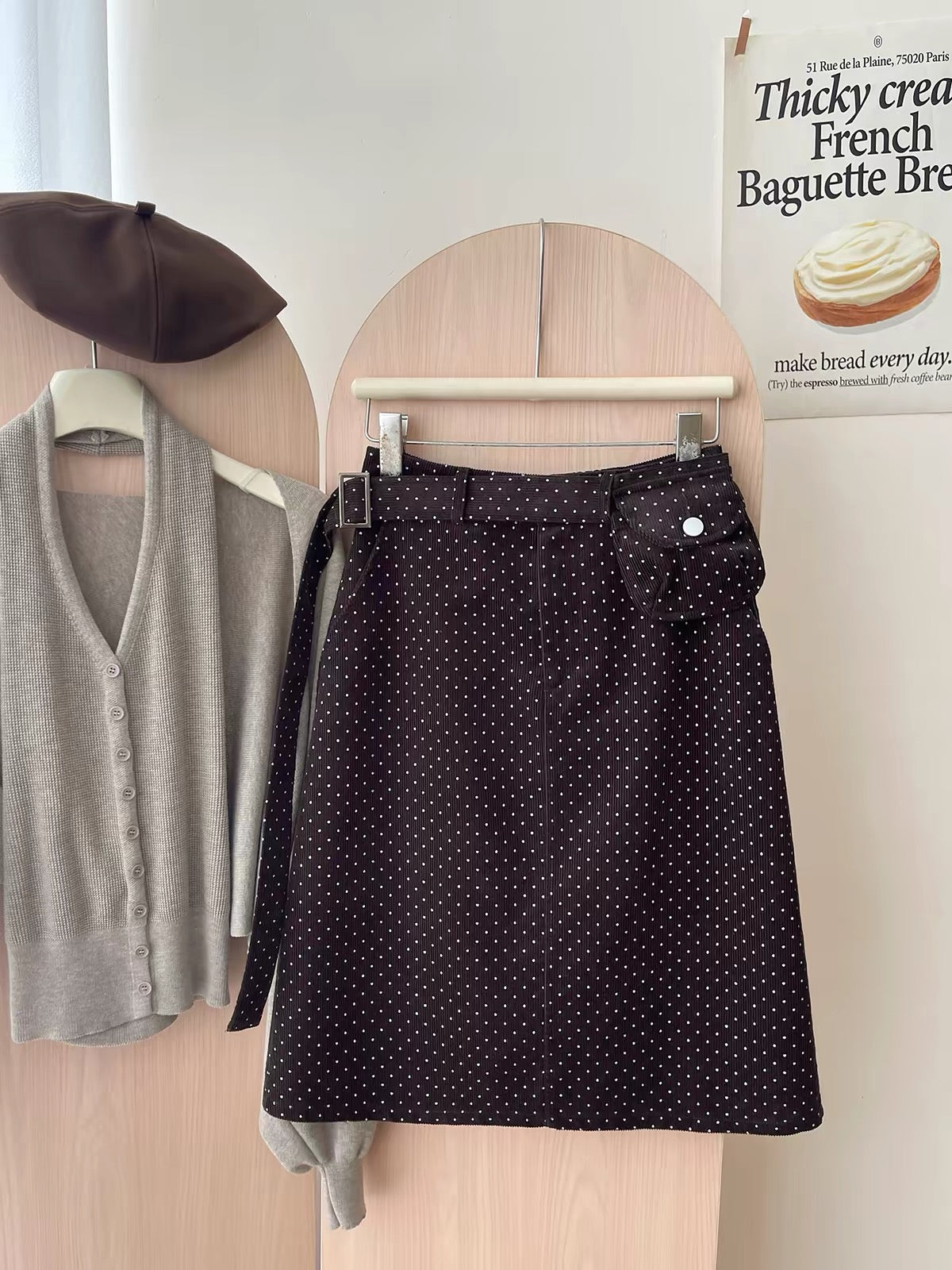 Japanese/Korean "Miu-style" retro polka-dot corduroy skirt (short-to-mid length) for women; versatile straight-cut A-line style featuring a waist bag—perfect for autumn and winter.