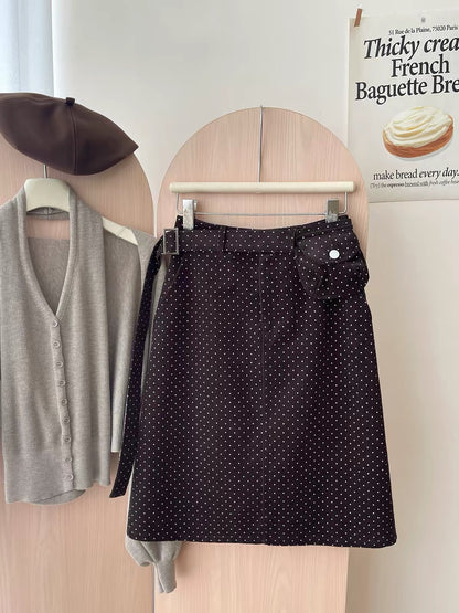 Japanese/Korean "Miu-style" retro polka-dot corduroy skirt (short-to-mid length) for women; versatile straight-cut A-line style featuring a waist bag—perfect for autumn and winter.