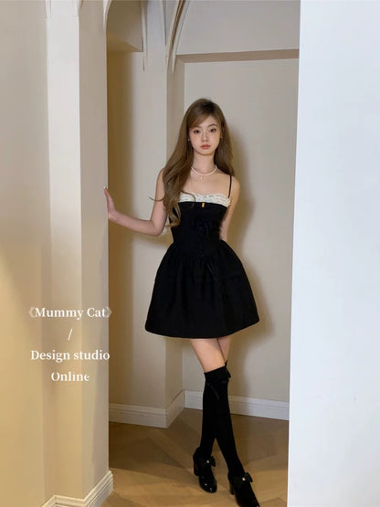 Mummy Cat lays eggs, Riza's daughter is exquisite and sweet, bow-tied lace short suspender dress