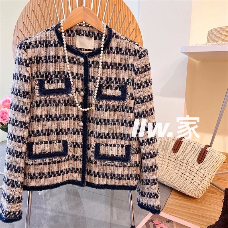 Autumn mi language~ Temperament contrasting color woven brushed edge top female French style celebrity slim and fragrant long-sleeved jacket