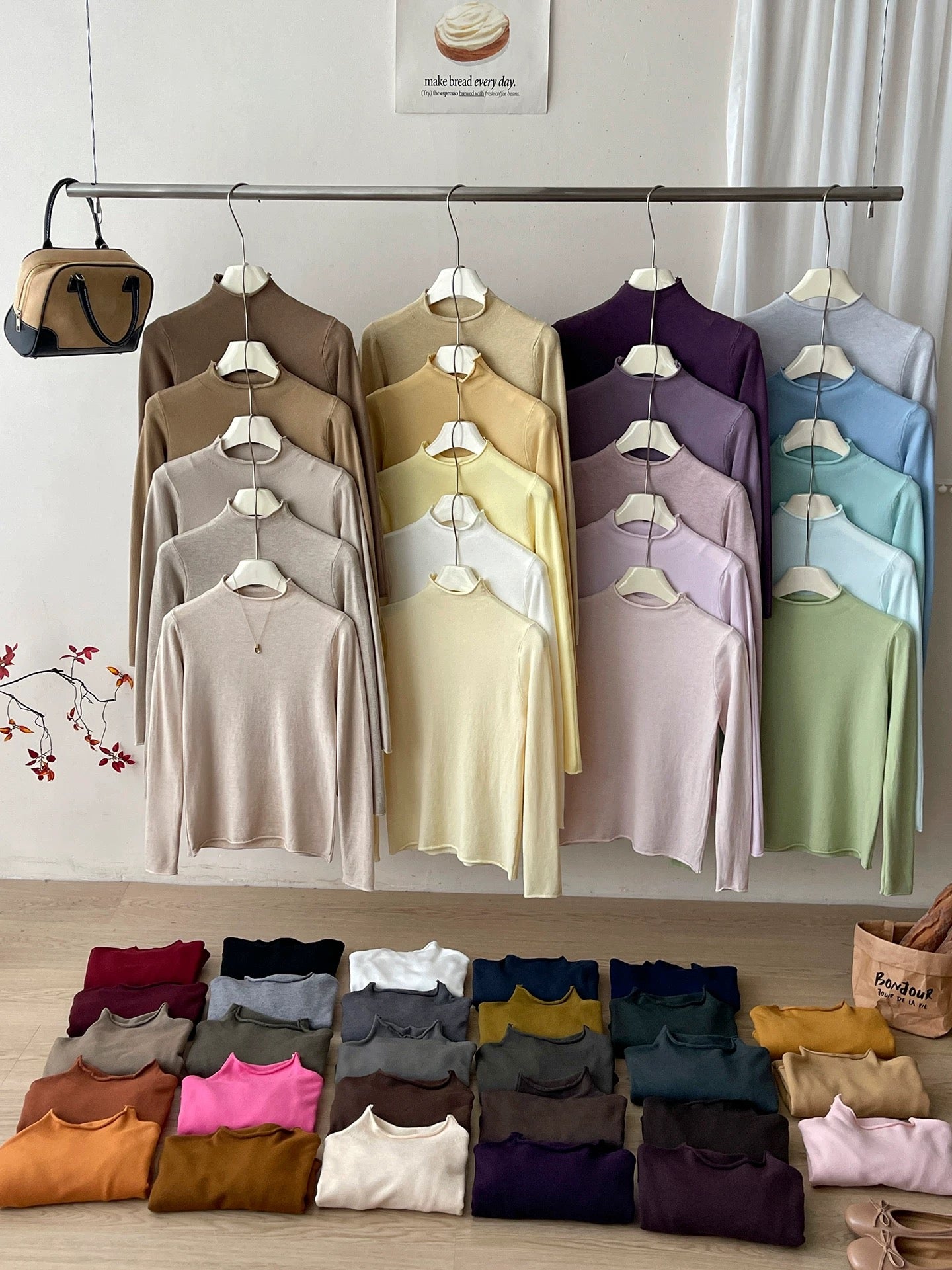Retro soft and sticky cashmere rolled-edge turtleneck knit sweater for women, autumn and winter, gentle and versatile layering base layer top.