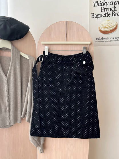Japanese/Korean "Miu-style" retro polka-dot corduroy skirt (short-to-mid length) for women; versatile straight-cut A-line style featuring a waist bag—perfect for autumn and winter.