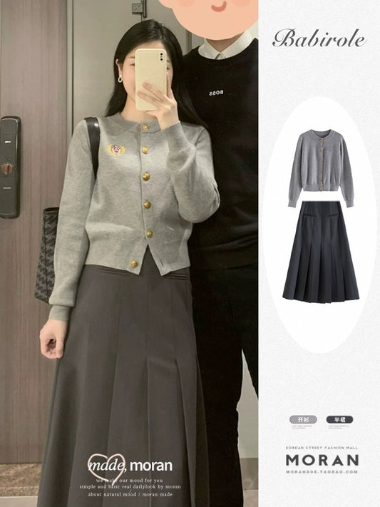 Korean college style autumn suit with a set of elegant knitted sweater cardigan coat skirt two-piece set
