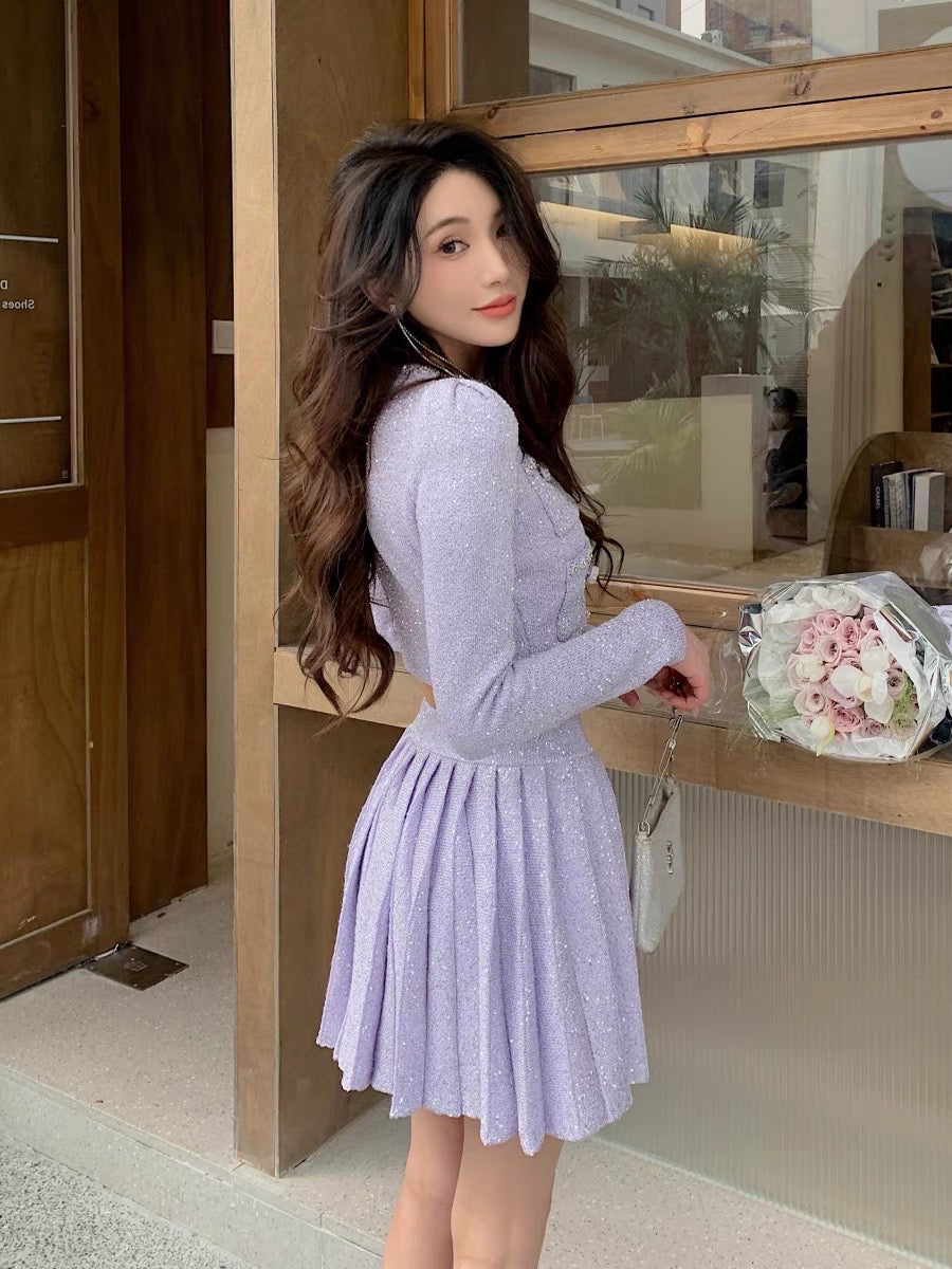 Autumn clothing is paired with a set of French gentle commuting purple sequined cardigan pleated skirt suit the same style as female stars