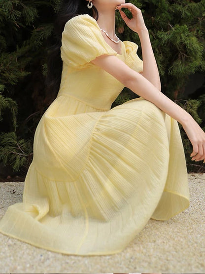 French retro yellow square-neck short-sleeved dress for women, simple puff sleeves, high-end knee-length a-line skirt D754