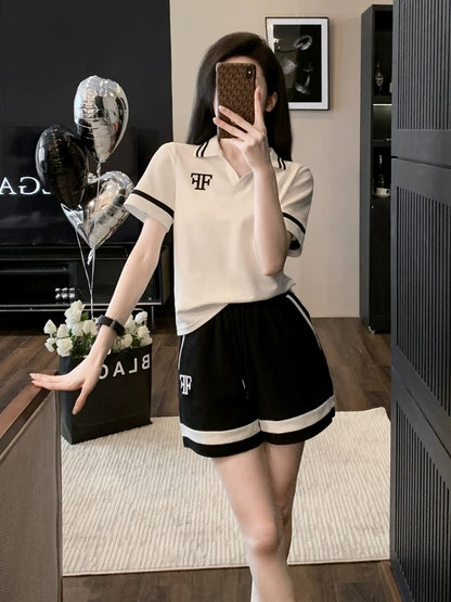 Summer clothes are paired with a complete set of fashionable, age-reducing, fashionable, casual, sports short-sleeved shorts two-piece suits for women running