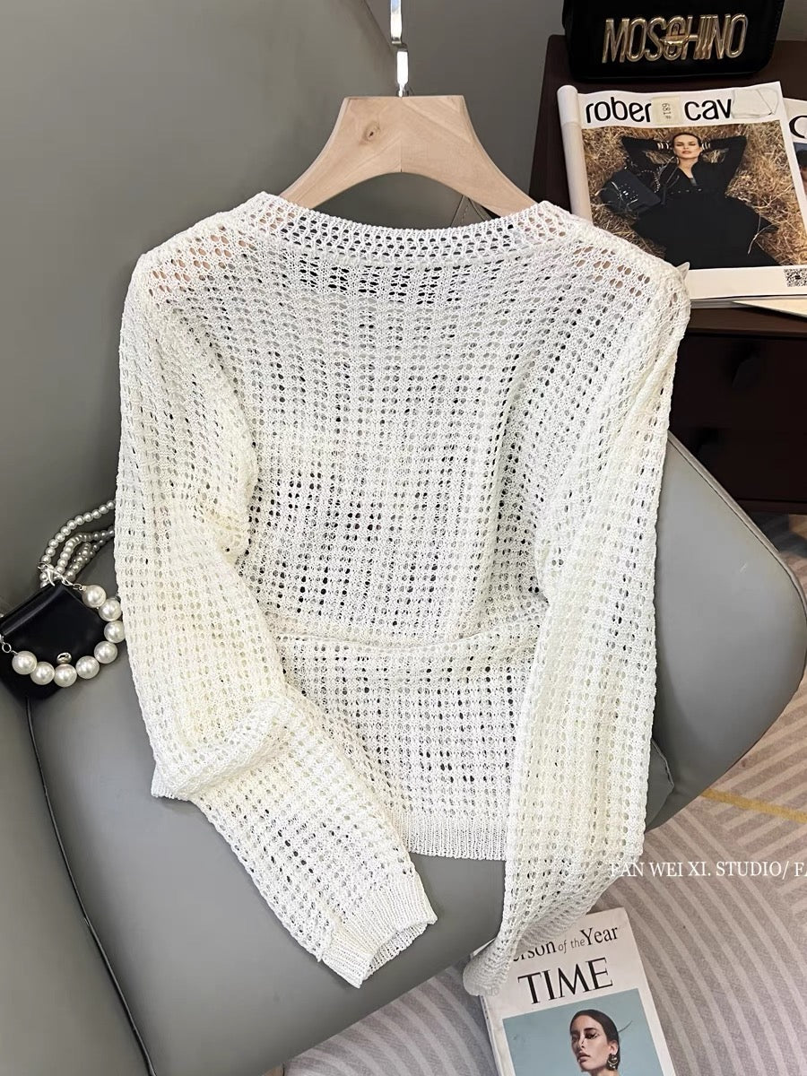 Early autumn new design French three-dimensional flower loose blouse hollow round neck long-sleeved sweater women's sun protection shirt (B2214)