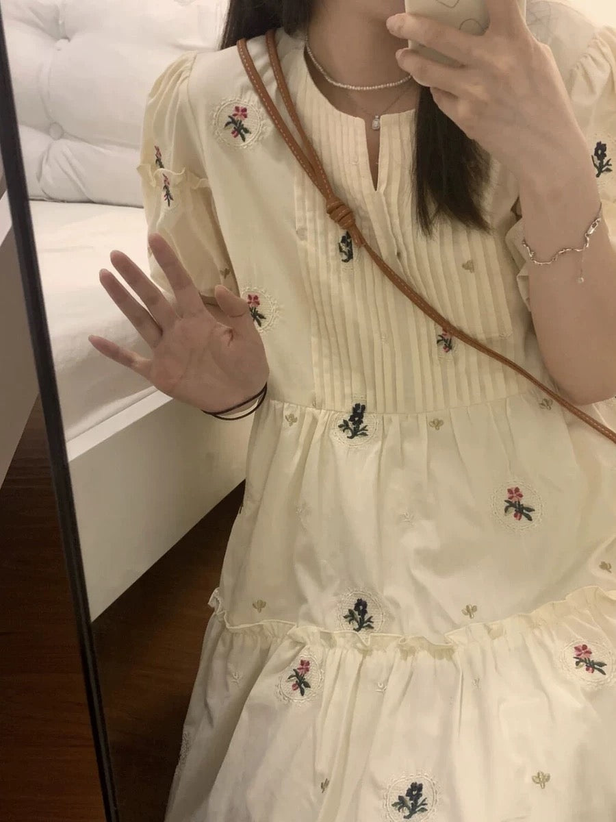 French Retro Embroidered Puff Sleeve Dress Women's Summer New Style Sweet and Age-Reducing Versatile A-Line Holiday First Love Dress