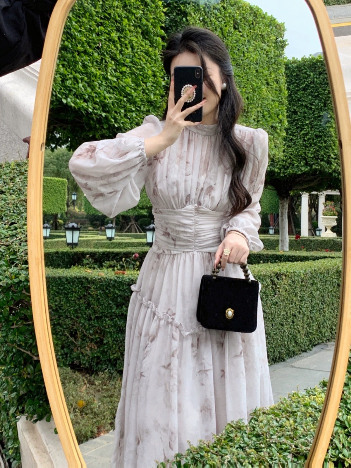 Tang Gongzi New Hepburn style dress for early spring, long waist-cinching dress, ladylike temperament, niche, beautiful skirt, fairy spirit