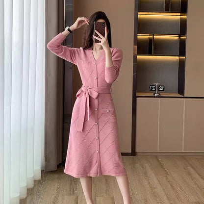 Xiaoxiangfeng French pink knitted dress 2023 new high-end slim temperament long-sleeved skirt for women autumn and winter