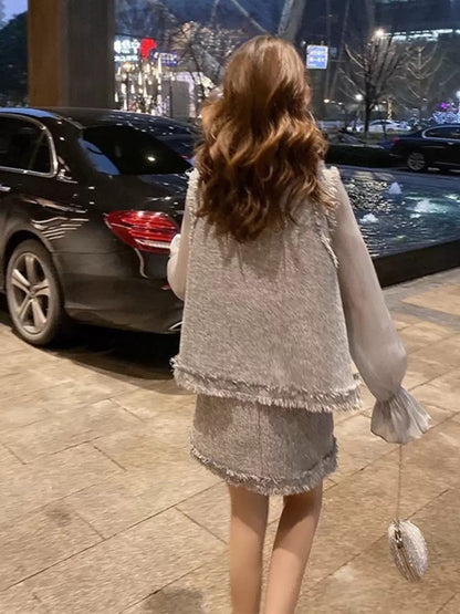 Autumn and winter new style French big-name exquisite celebrity-style shirts, vests, short skirts, three-piece sets with niche design and temperament