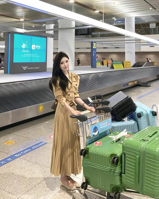 French trench coat dress for women in autumn 2023 new design niche high-end light and mature slim pleated long skirt D691