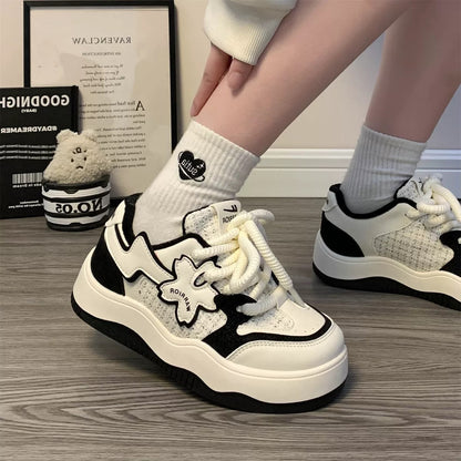 Pull back thick-soled plus velvet white shoes for women 2023 winter new warm plus cotton sneakers casual American retro shoes