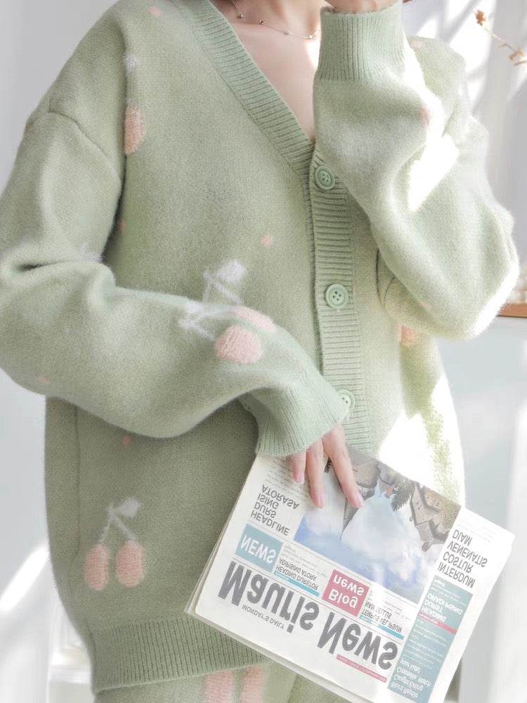 Too beautiful to resist~A.D Hepburn Sweet and Cute Cherry Cardigan Coral Velvet Thickened and Velvet (B4915)