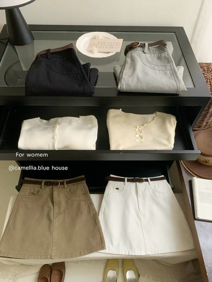 American-style vintage high-end washed denim A-line skirt in khaki; a trendy, form-fitting "hot girl" style skirt perfect for spring and summer.