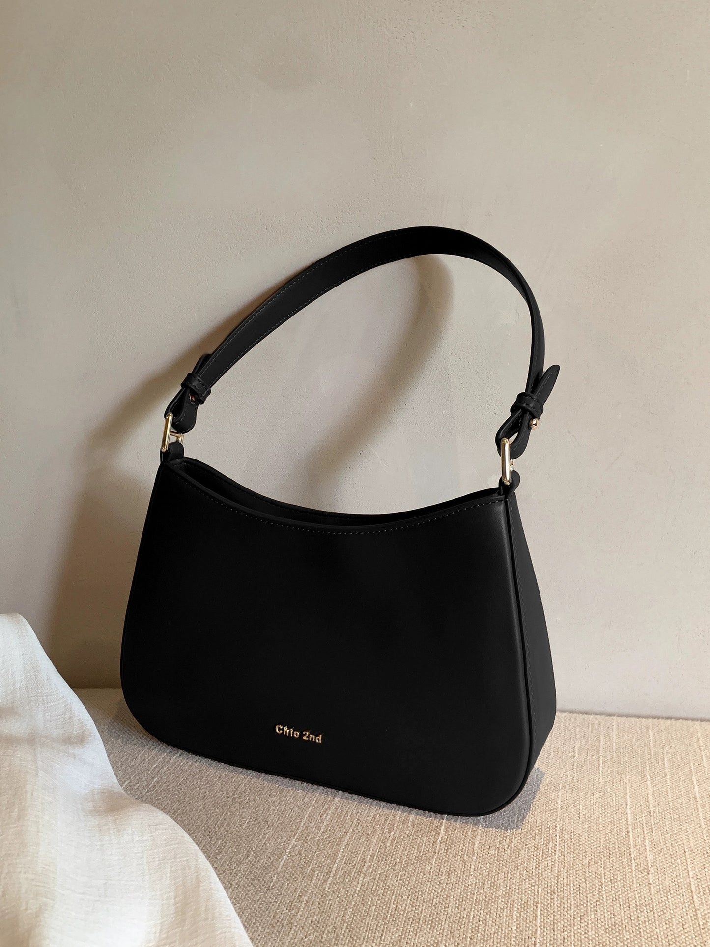 Nanfeng Chio2nd caramel milk brown shoulder bag ladies 2023 new summer messenger bag commuting armpit bag