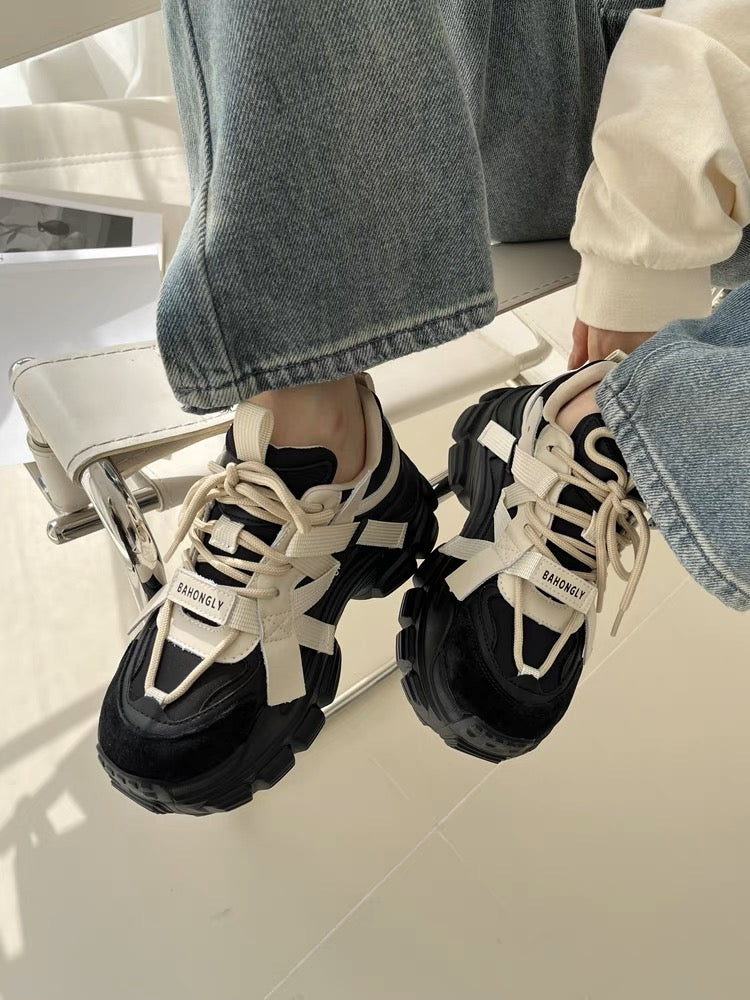 Korean version of new daddy shoes for women 2023 thick soles to increase height and show feet small casual hot style internet celebrity casual soft sole sports shoes