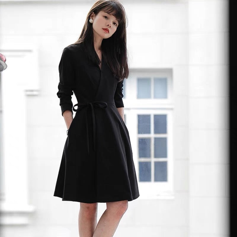 European Spring Fashion New Internet Celebrity Waist Shaping Little Black Dress Temperament Socialite Light Luxurious Bottoming Art Style Dress
