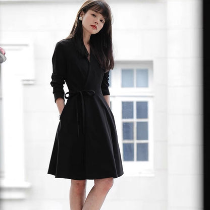 European Spring Fashion New Internet Celebrity Waist Shaping Little Black Dress Temperament Socialite Light Luxurious Bottoming Art Style Dress