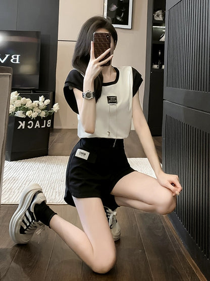 Internet celebrity sports casual shorts suit for women with summer clothes and a complete set of fashionable and age-reducing two-piece suits for small people.