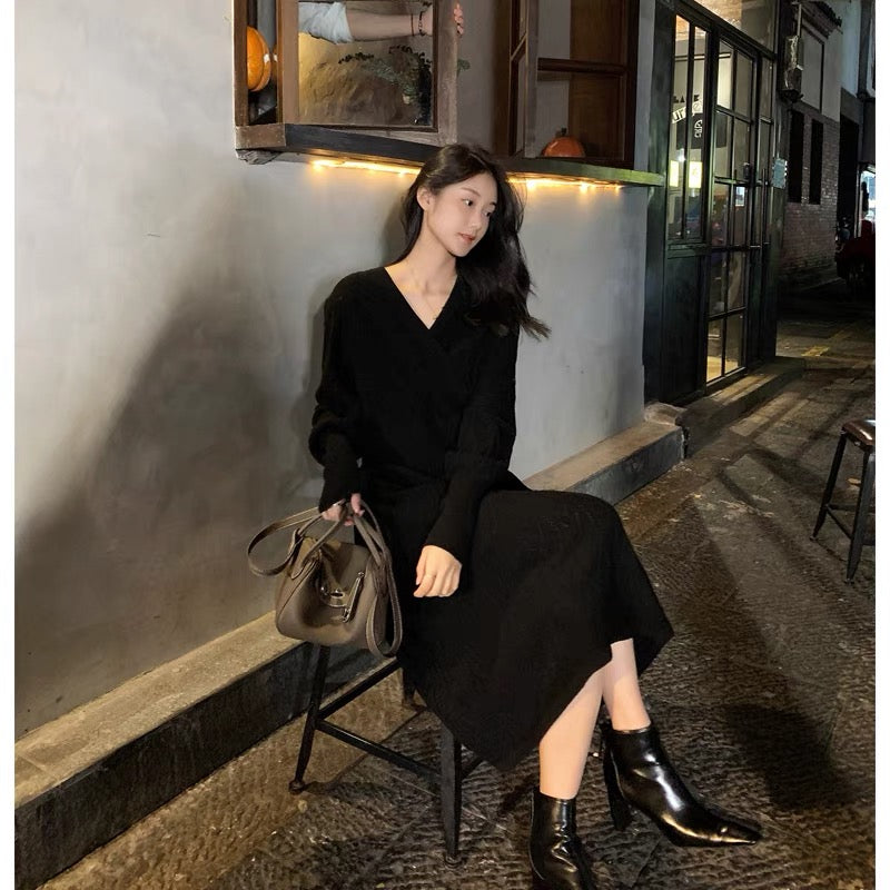 European Station Literary Style Elegant Age-Reducing Hepburn Style Goddess Style Knitted Dress Bottoming with Long Skirt