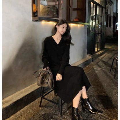 European Station Literary Style Elegant Age-Reducing Hepburn Style Goddess Style Knitted Dress Bottoming with Long Skirt