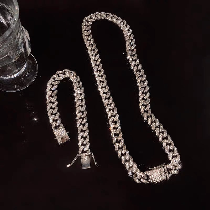 Full diamond personalized design necklace 2021 new women's hip-hop street punk clavicle chain European and American neck chain