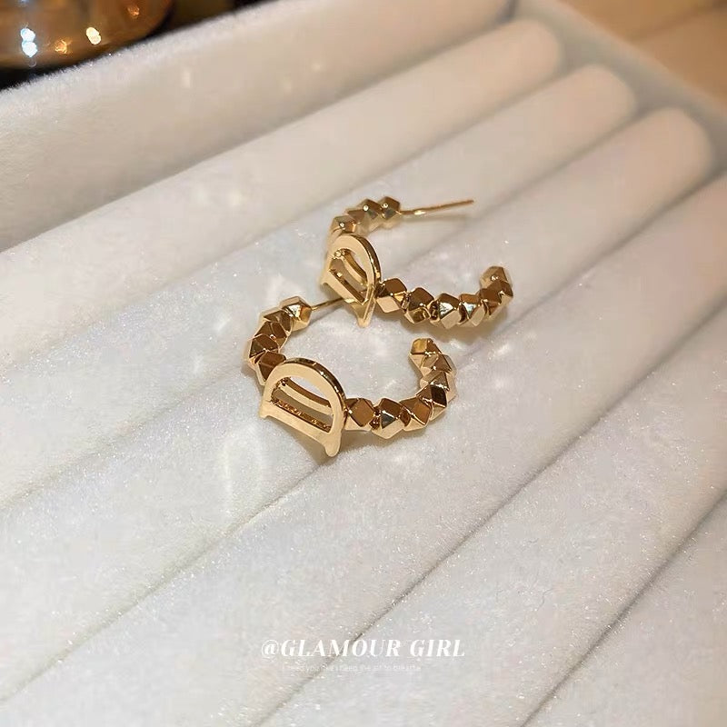 Silver Needle Letter Stitching Geometric Earrings Korean Metal Temperament Design Earrings Commuting Earrings