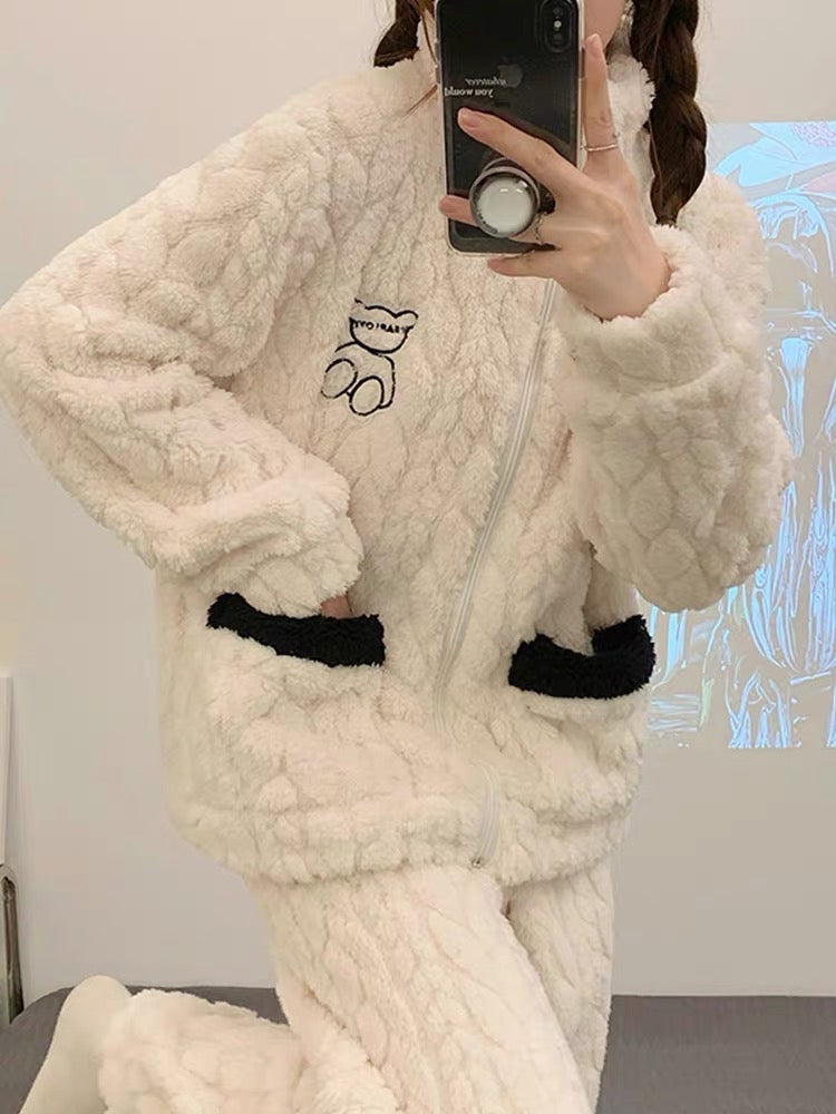 Coral velvet pajamas for women in winter, plus velvet, thickened zipper stand collar, can be worn outside, bear jacquard flannel, autumn and winter