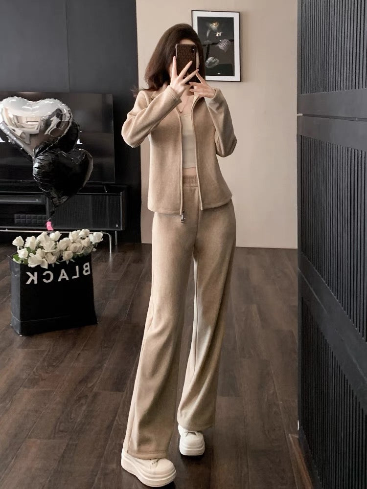 Internet celebrity sports and leisure suits for women in autumn and winter, slim and fashionable, street style, velvet and thickened sweatshirts and jackets, two-piece set