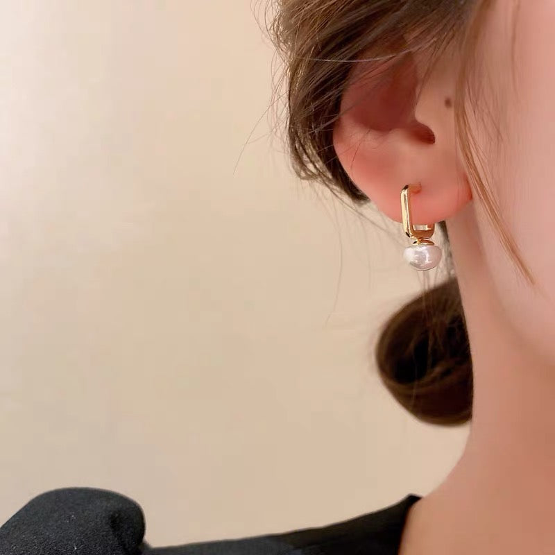 Real gold electroplated silver needle French pearl geometric earrings high-end earrings internet celebrity niche design earrings