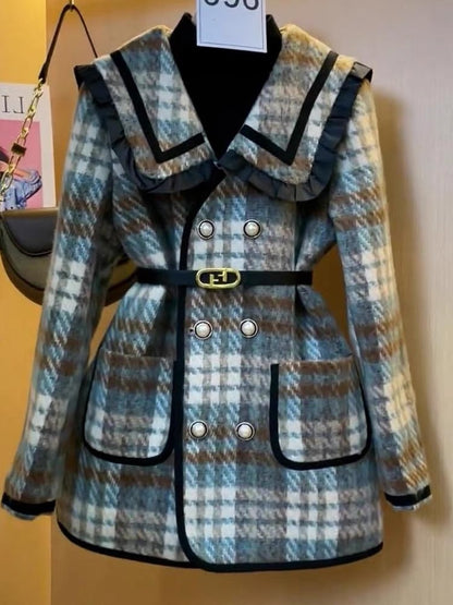 Winter light and mature style, unique and super good-looking, age-reducing and high-end, French style, New Year's style, thickened doll collar jacket for women