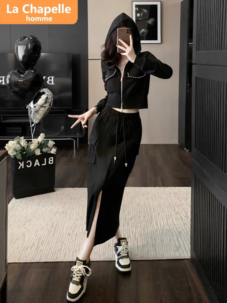 La Chapelle's autumn outfit is paired with a complete set of fashionable 2023 new internet celebrity sports style slit skirt two-piece set